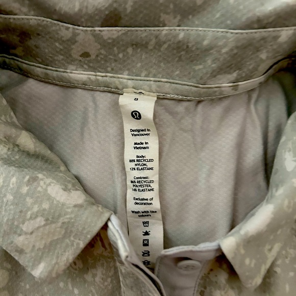Lululemon athletic polo style shirt size 8 - Picture 2 of 4